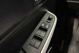 musta Suzuki Swift 2018 kuva 26.