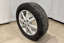 punainen Suzuki Swift 2019 kuva 13.