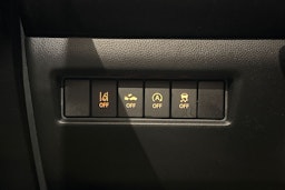 punainen Suzuki Swift 2019 kuva 16.
