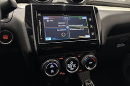 punainen Suzuki Swift 2019 kuva 18.