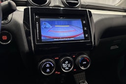 punainen Suzuki Swift 2019 kuva 19.