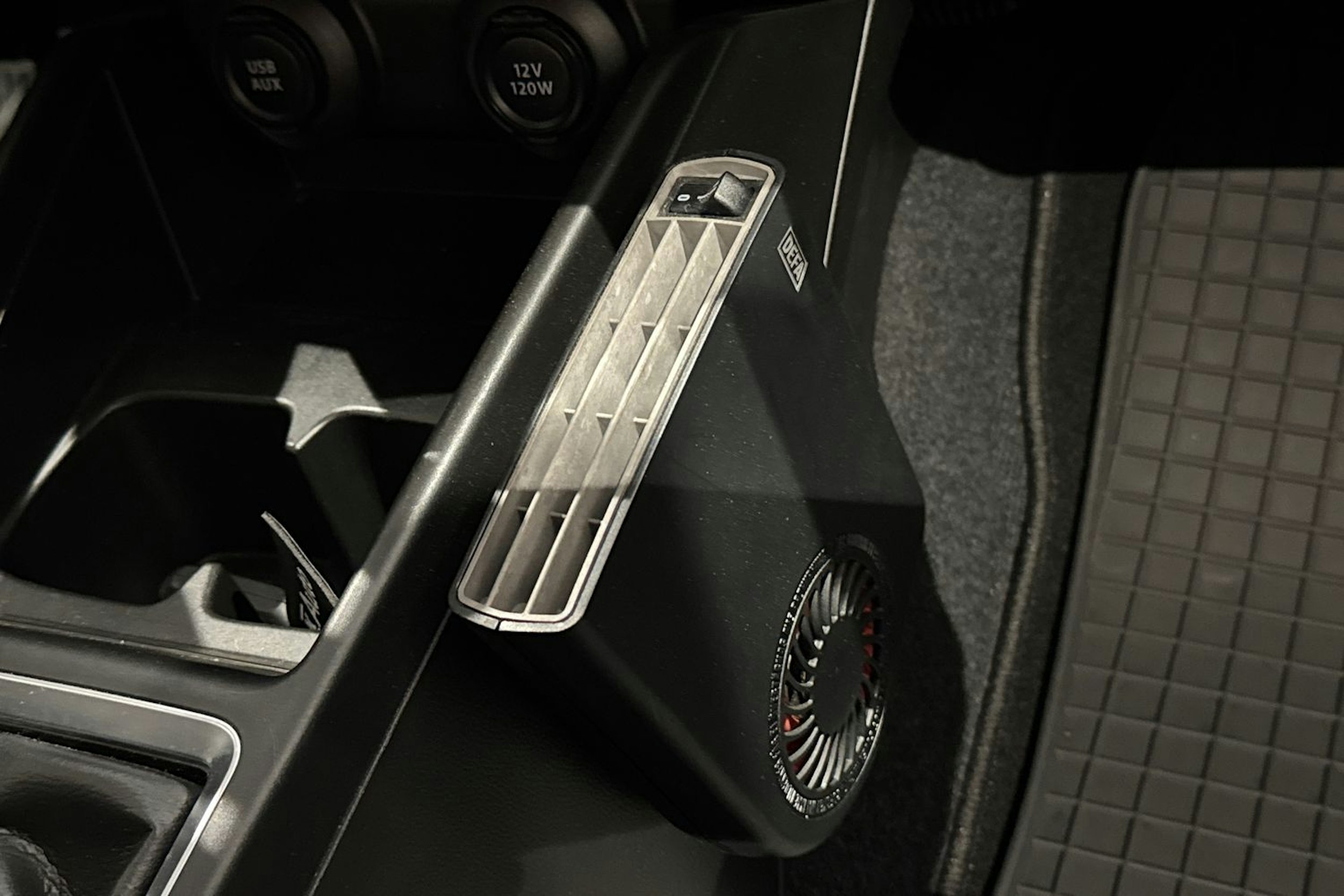 punainen Suzuki Swift 2019 kuva 20.