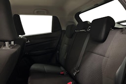 harmaa Suzuki Swift 2022 kuva 10.