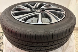 harmaa Suzuki Swift 2022 kuva 14.