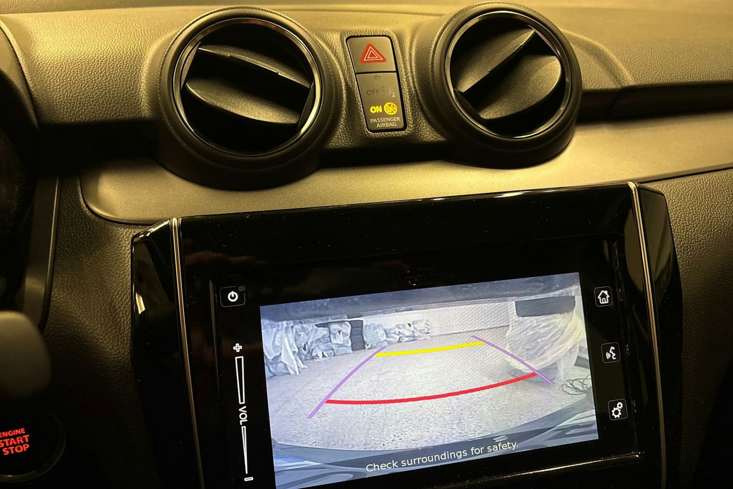 harmaa Suzuki Swift 2022 kuva 19.