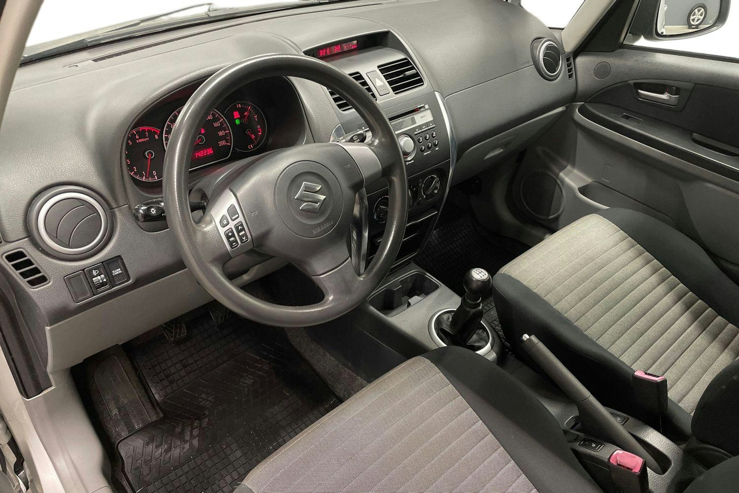 hopea Suzuki SX4 2009 kuva 7.