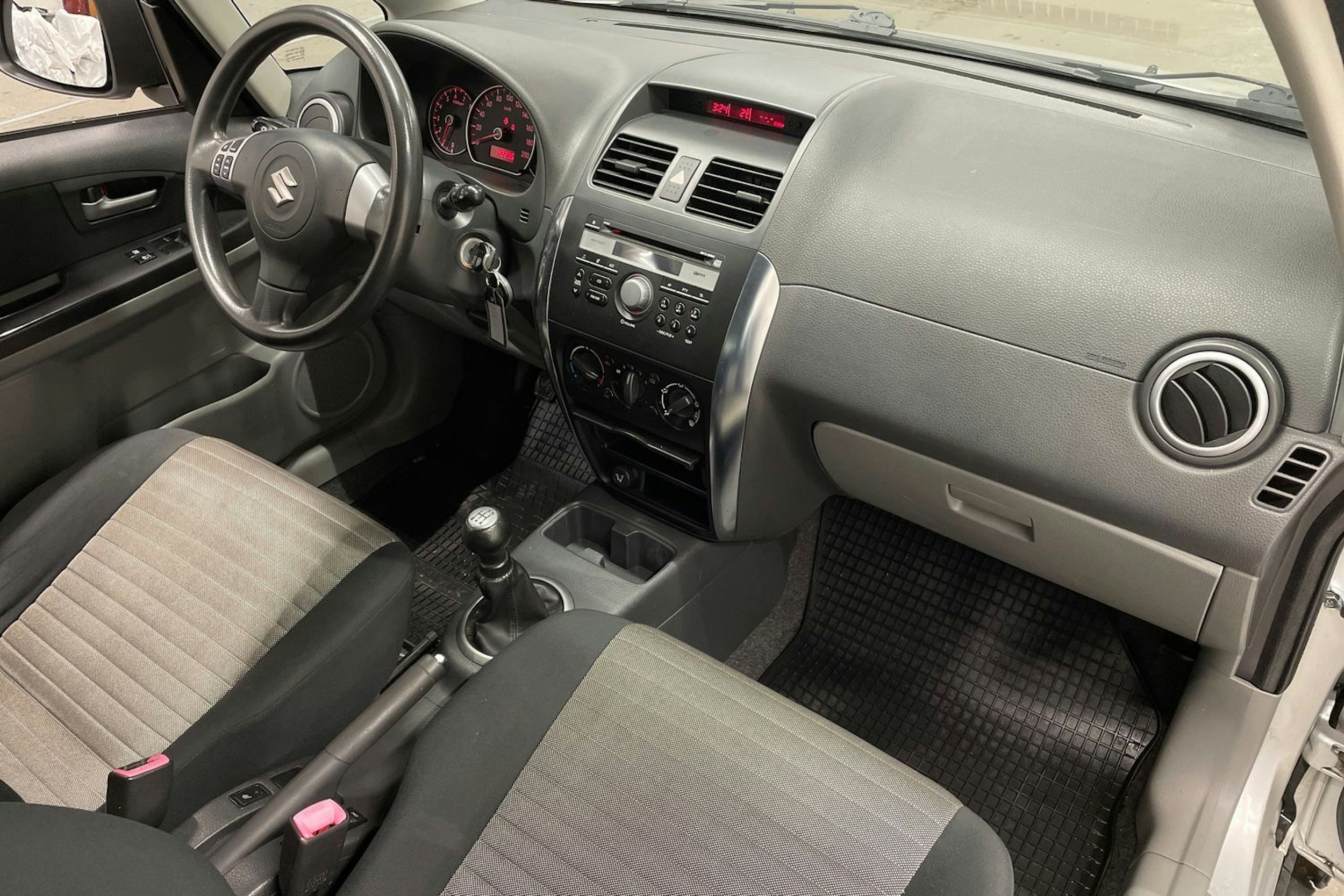 hopea Suzuki SX4 2009 kuva 23.