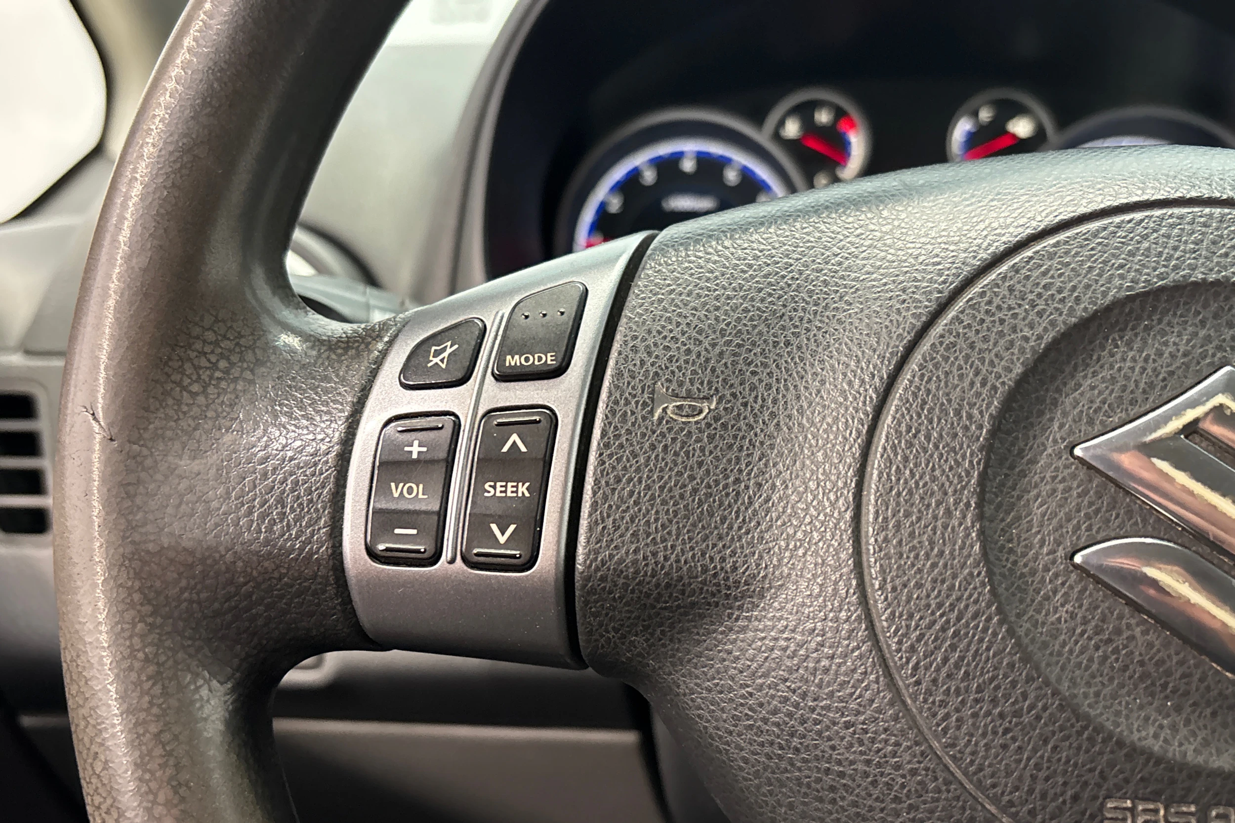 sininen Suzuki SX4 2011 kuva 18.