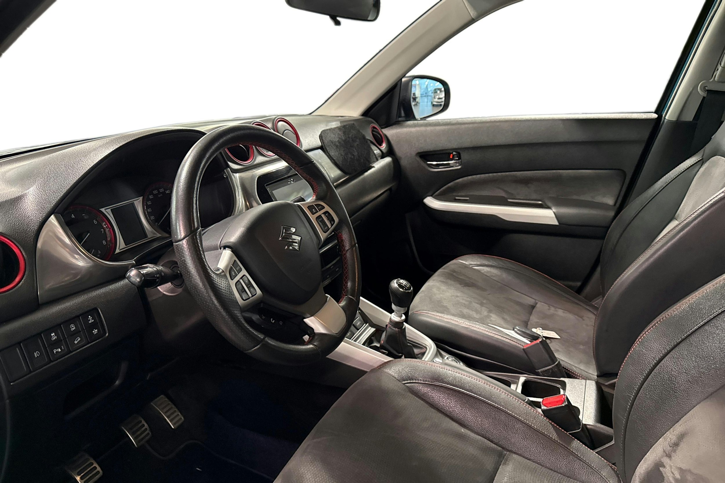 Sininen Suzuki Vitara 2017 kuva 7.