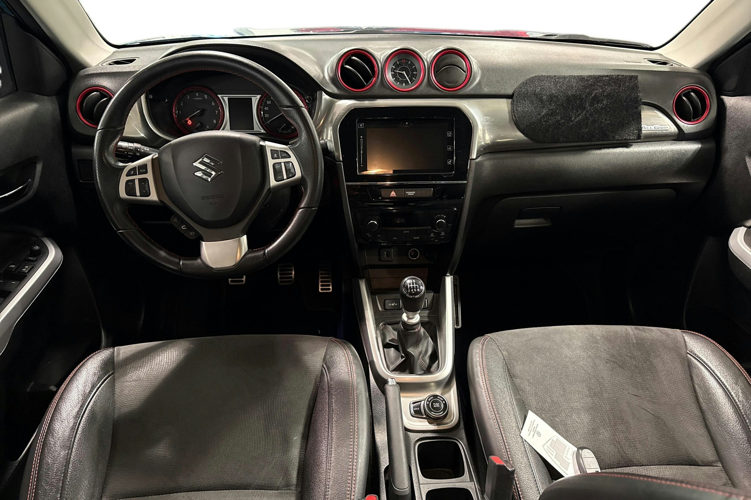 Sininen Suzuki Vitara 2017 kuva 9.