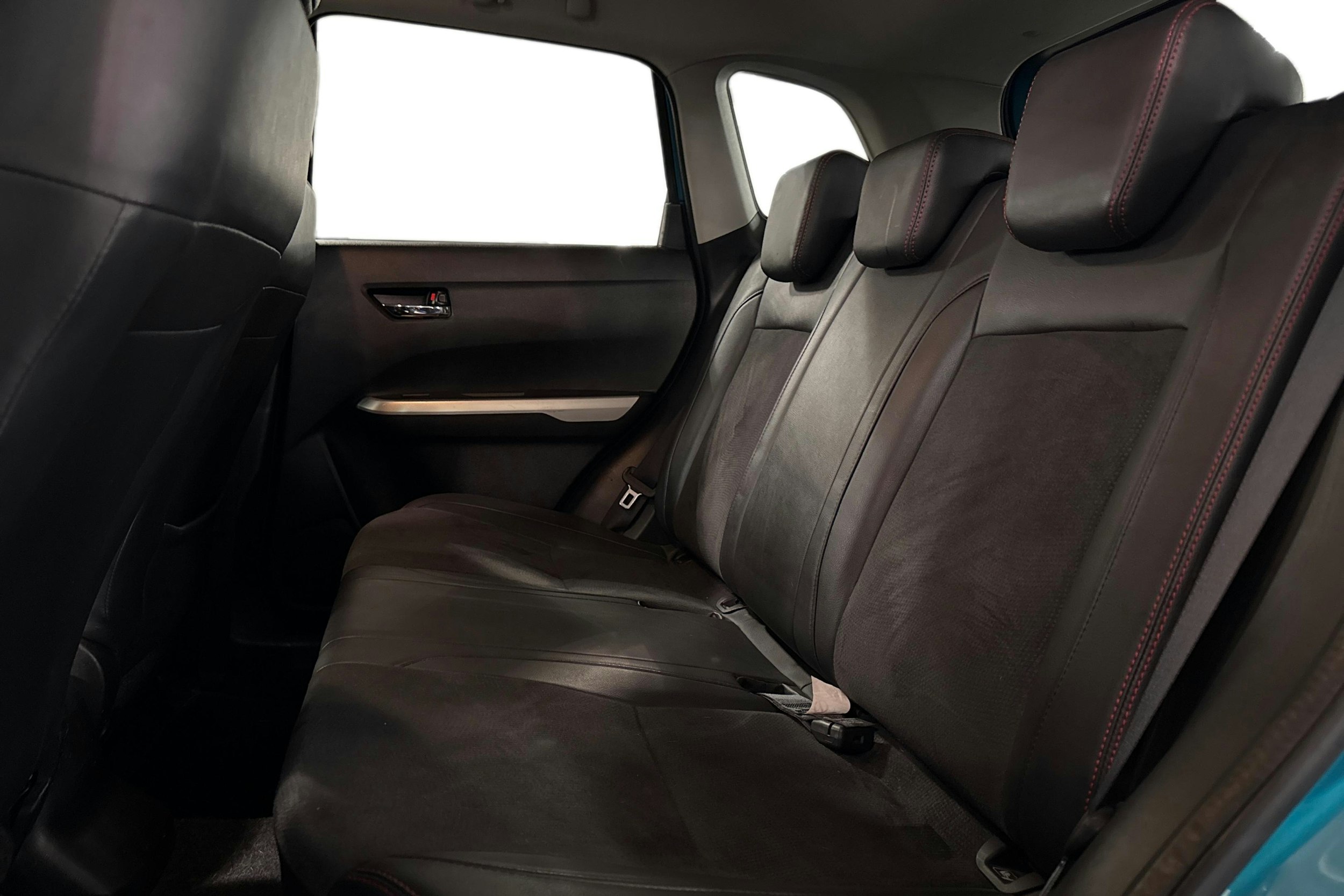 Sininen Suzuki Vitara 2017 kuva 10.