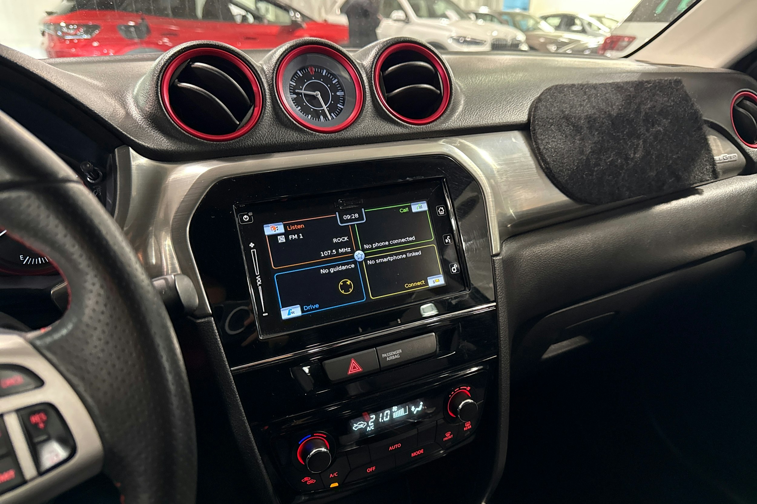 Sininen Suzuki Vitara 2017 kuva 20.