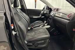 musta Suzuki Vitara 2018 kuva 13.