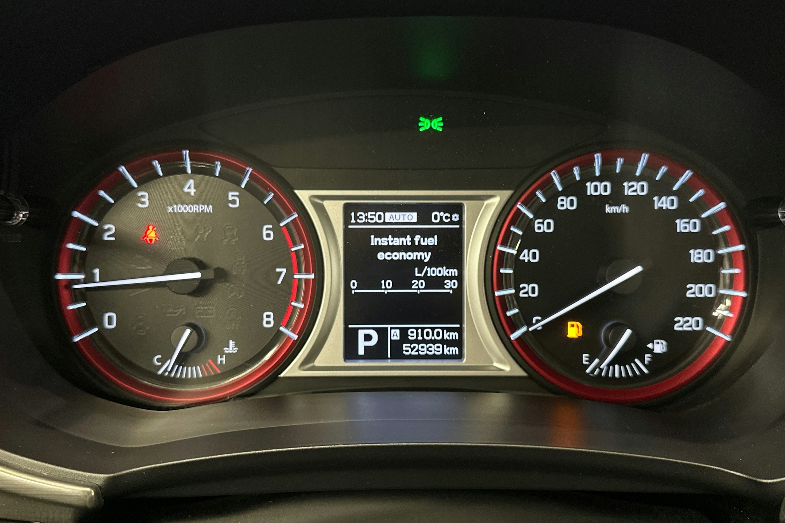 musta Suzuki Vitara 2018 kuva 20.