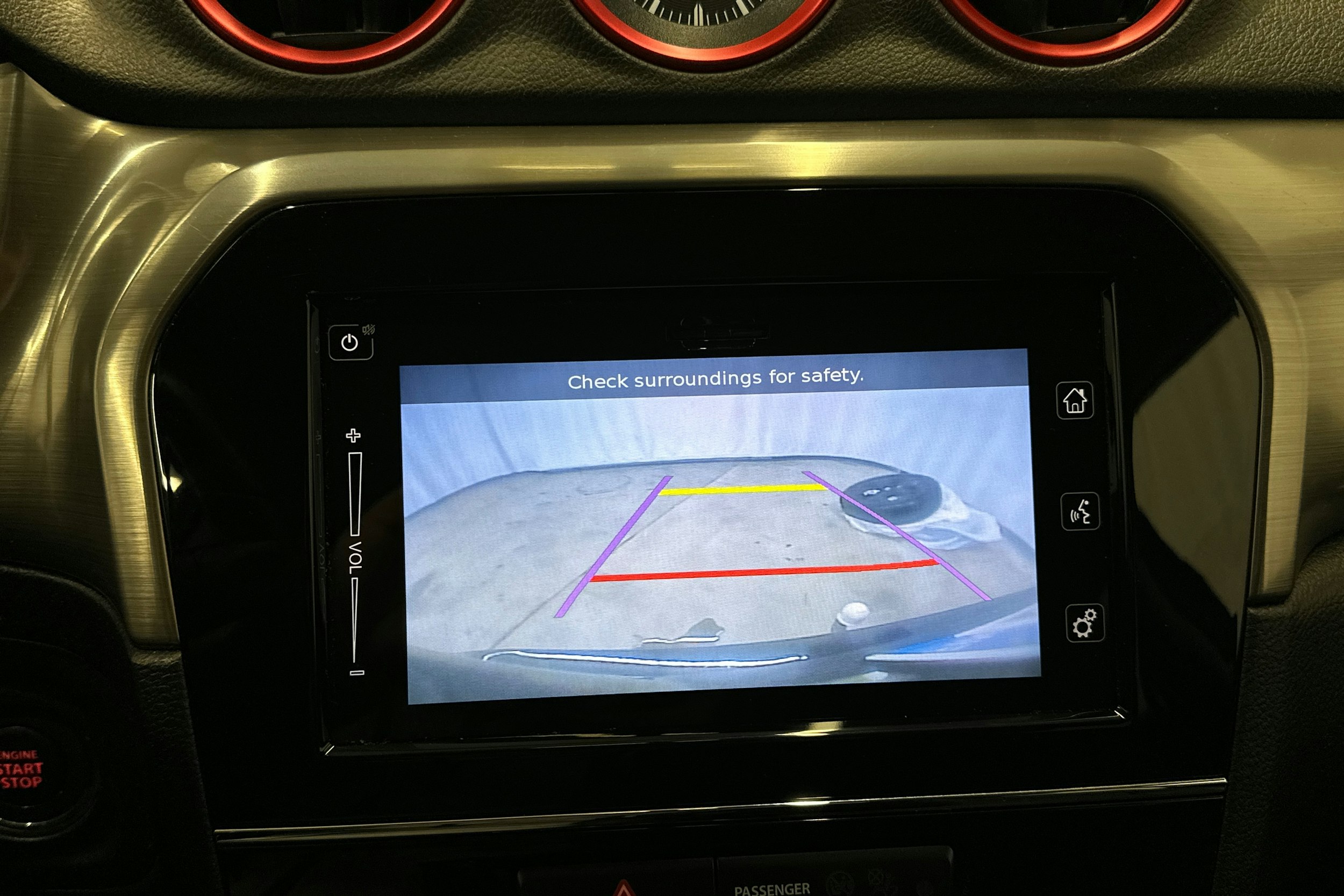 musta Suzuki Vitara 2018 kuva 22.