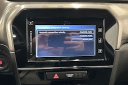 musta Suzuki Vitara 2018 kuva 24.