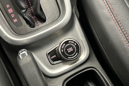 musta Suzuki Vitara 2018 kuva 26.