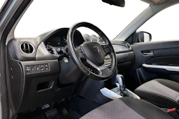 harmaa Suzuki Vitara 2018 kuva 6.