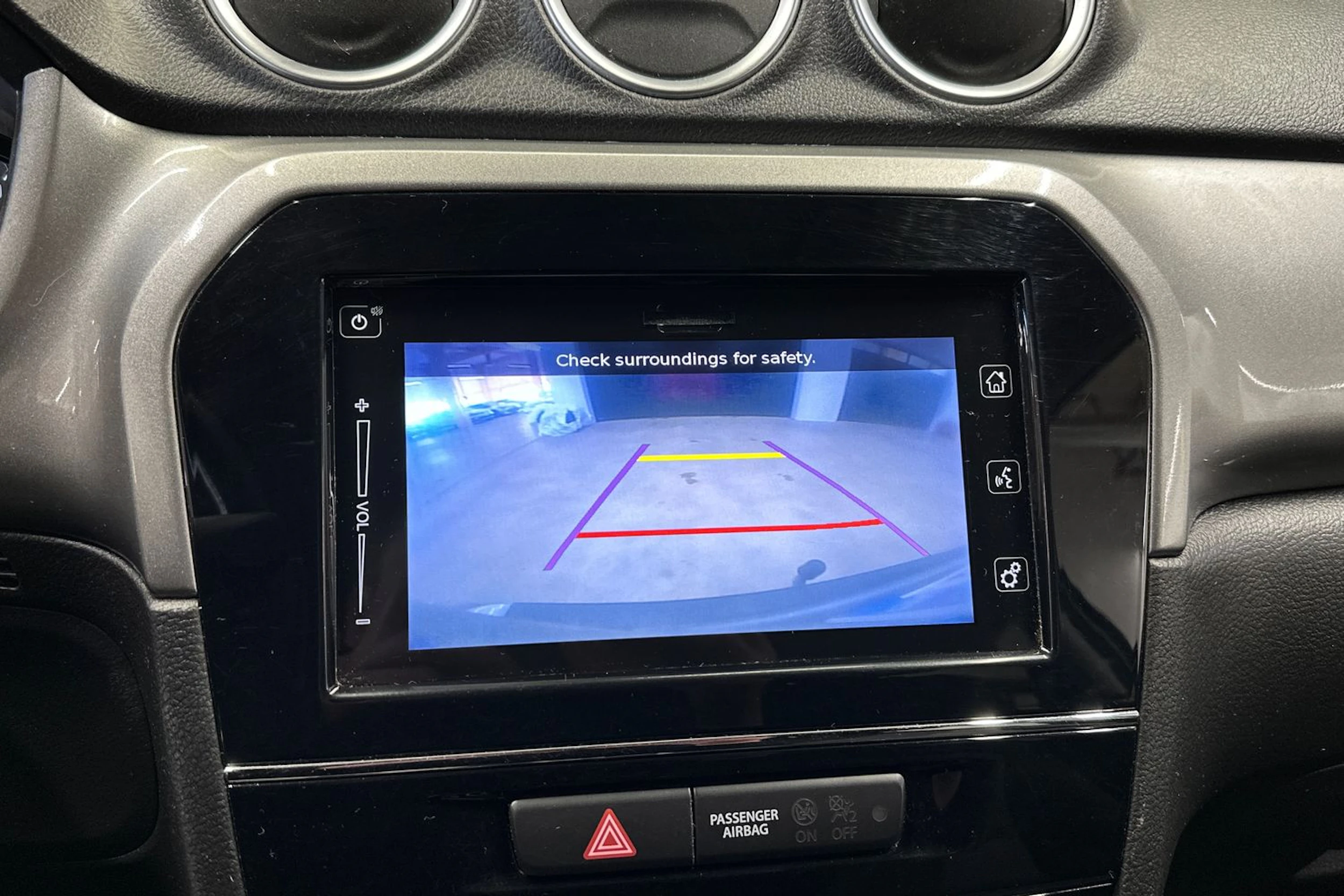 harmaa Suzuki Vitara 2018 kuva 12.