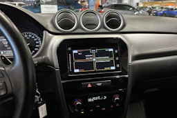 harmaa Suzuki Vitara 2018 kuva 14.