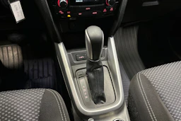 harmaa Suzuki Vitara 2018 kuva 16.