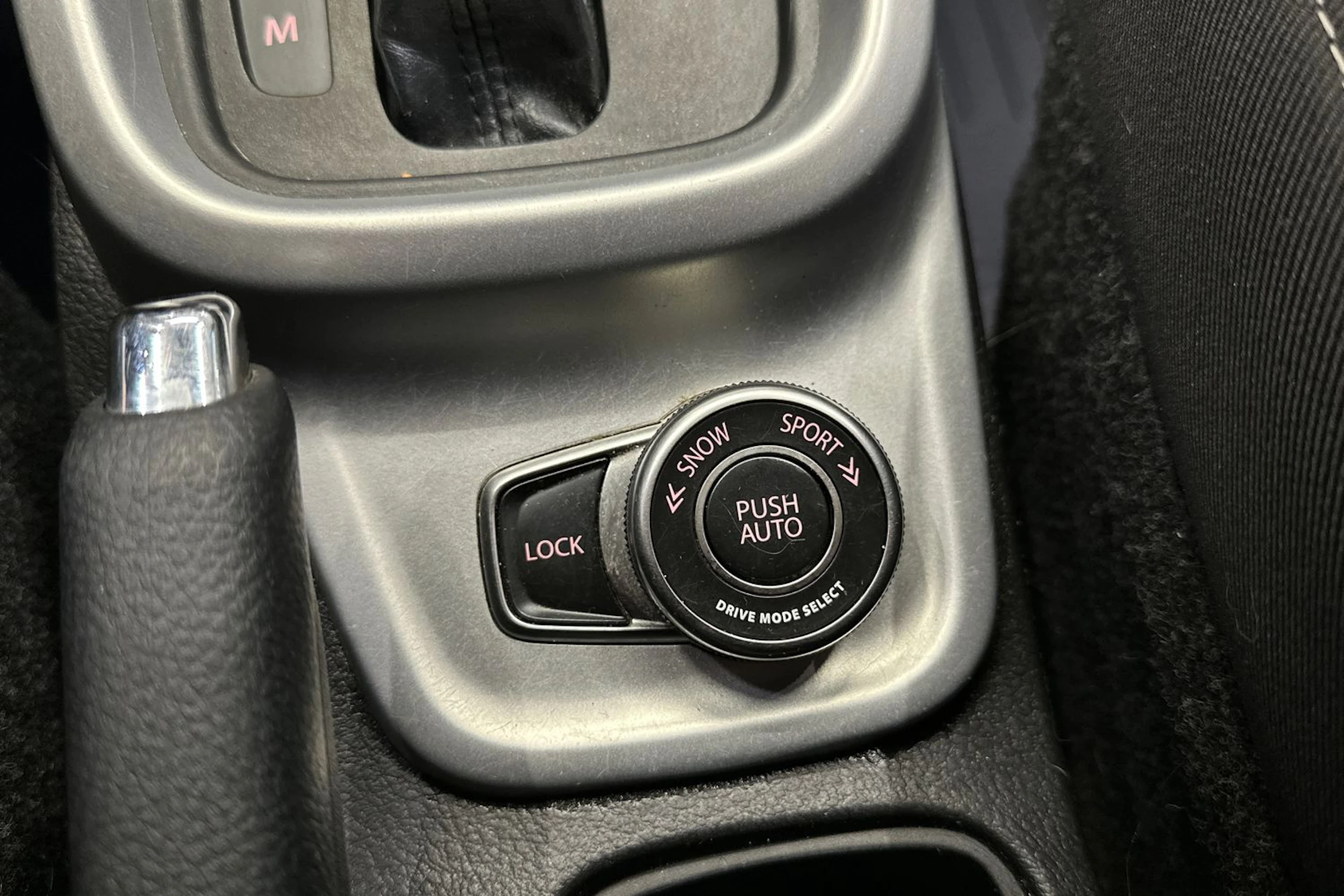 harmaa Suzuki Vitara 2018 kuva 17.