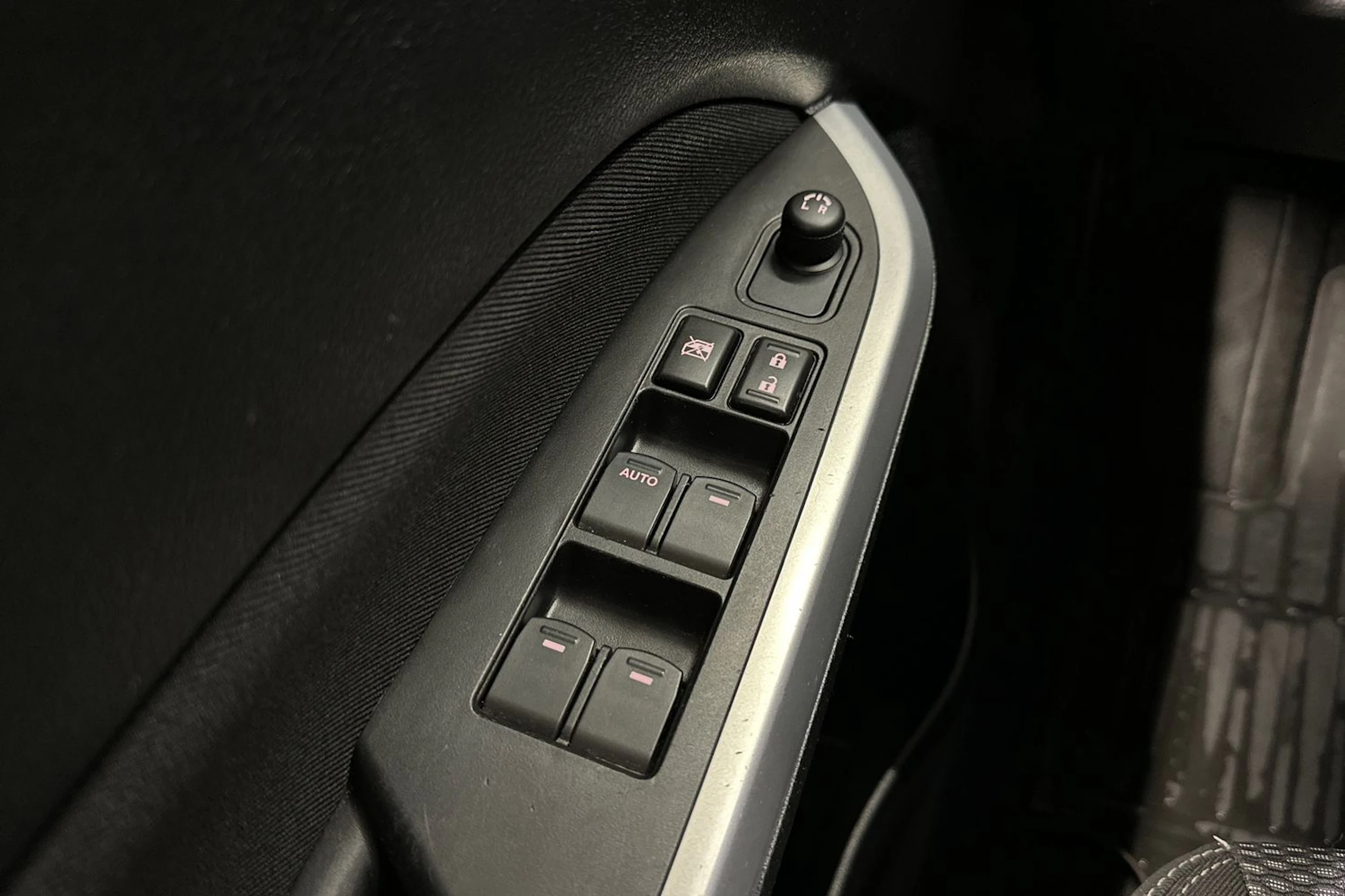 harmaa Suzuki Vitara 2018 kuva 23.