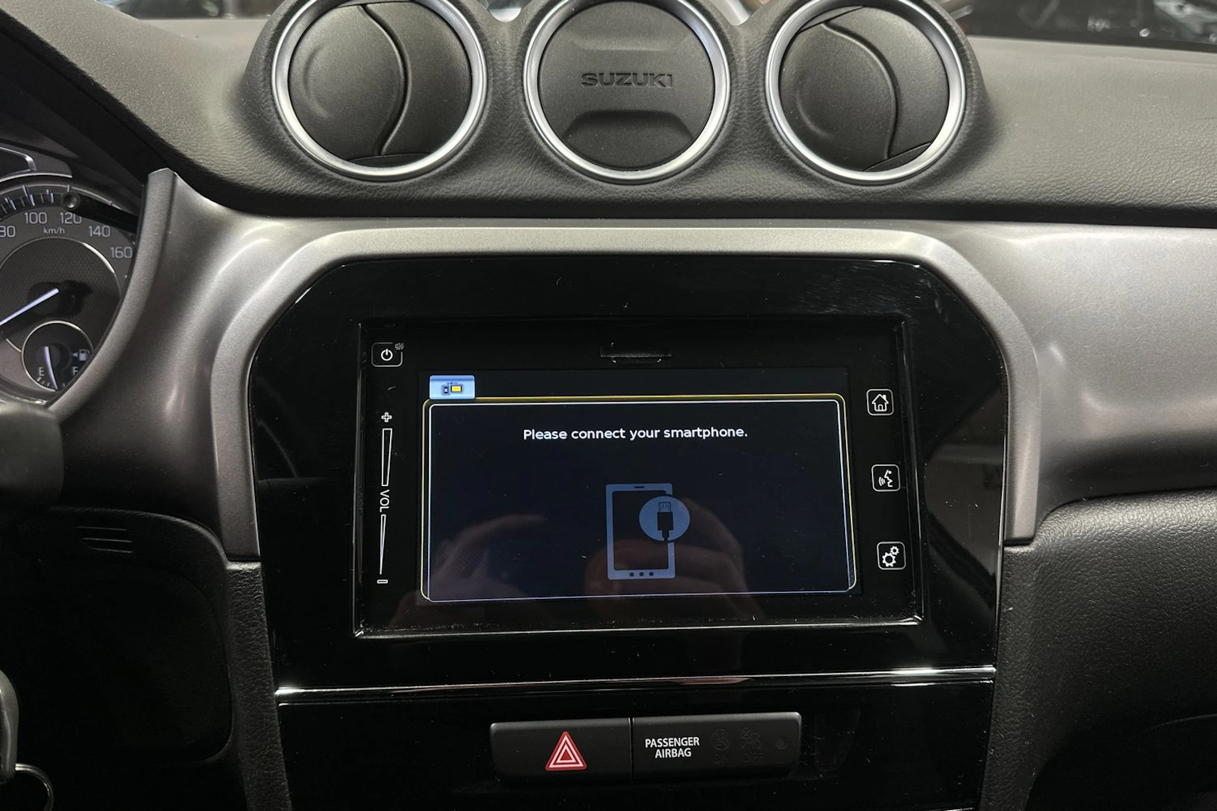 keltainen Suzuki Vitara 2019 kuva 14.