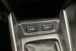 keltainen Suzuki Vitara 2019 kuva 17.