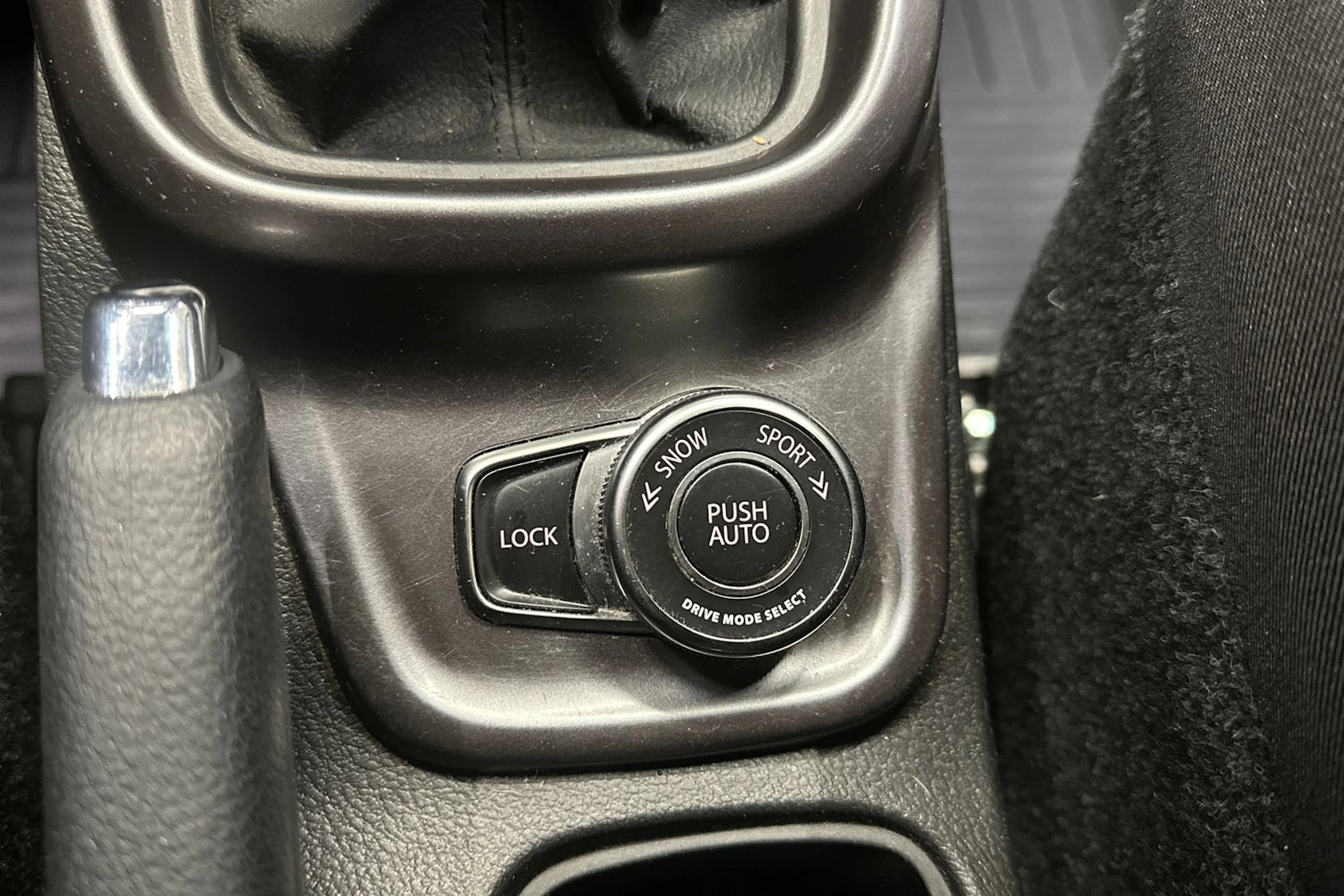 keltainen Suzuki Vitara 2019 kuva 18.