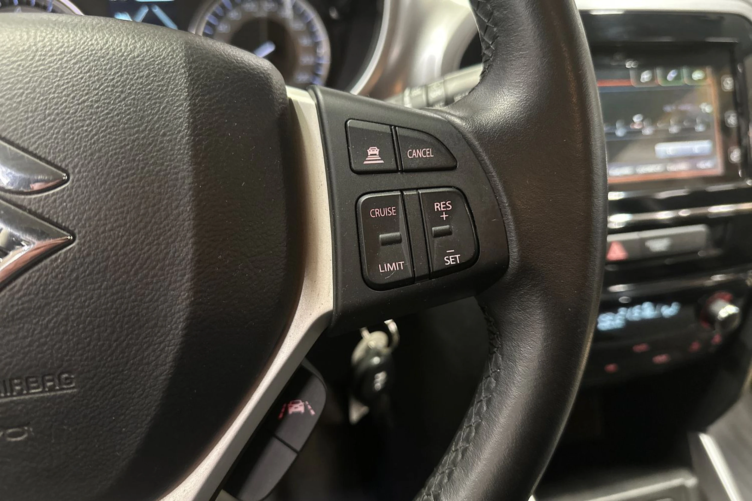 keltainen Suzuki Vitara 2019 kuva 21.