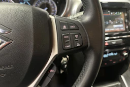 keltainen Suzuki Vitara 2019 kuva 21.