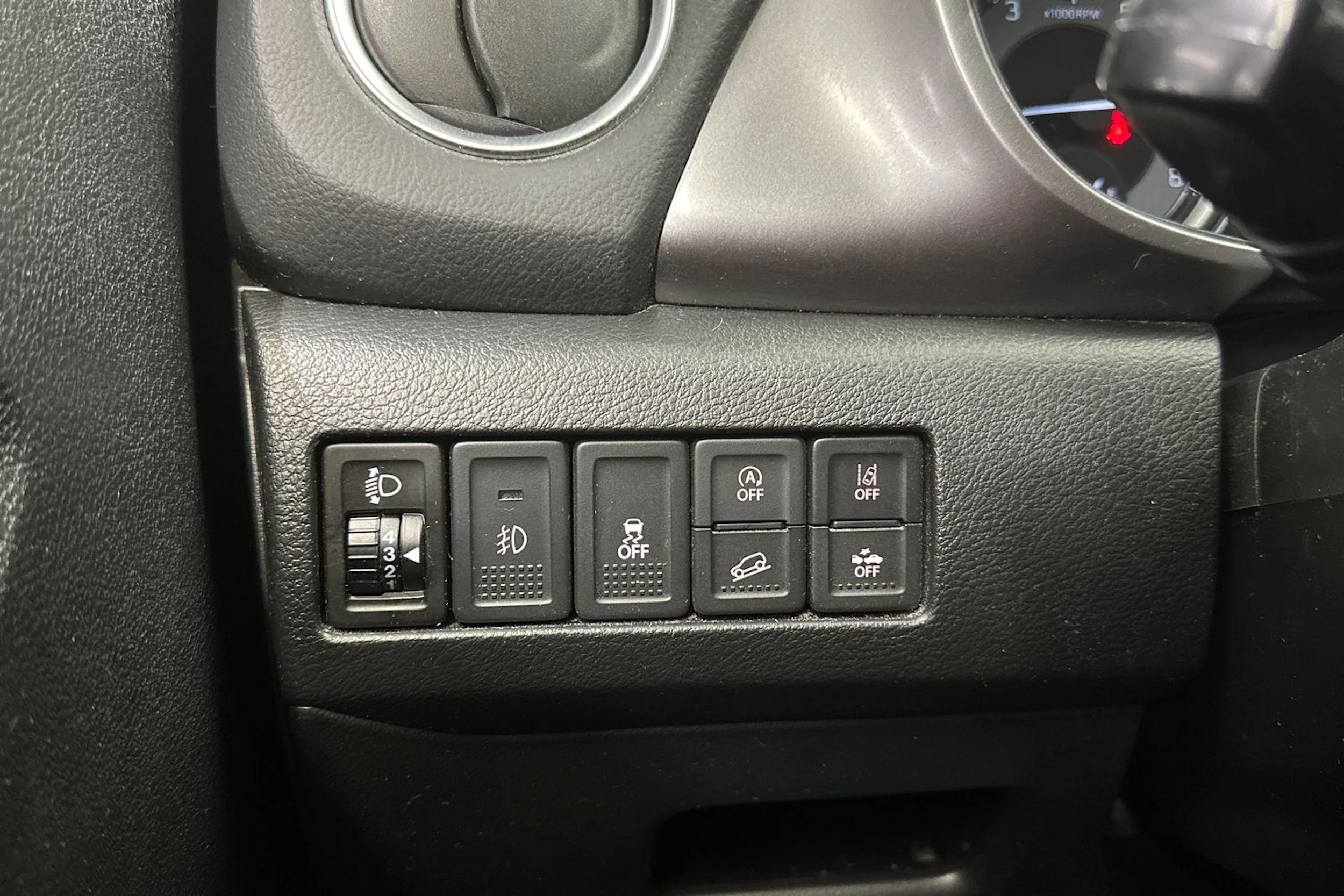 keltainen Suzuki Vitara 2019 kuva 22.