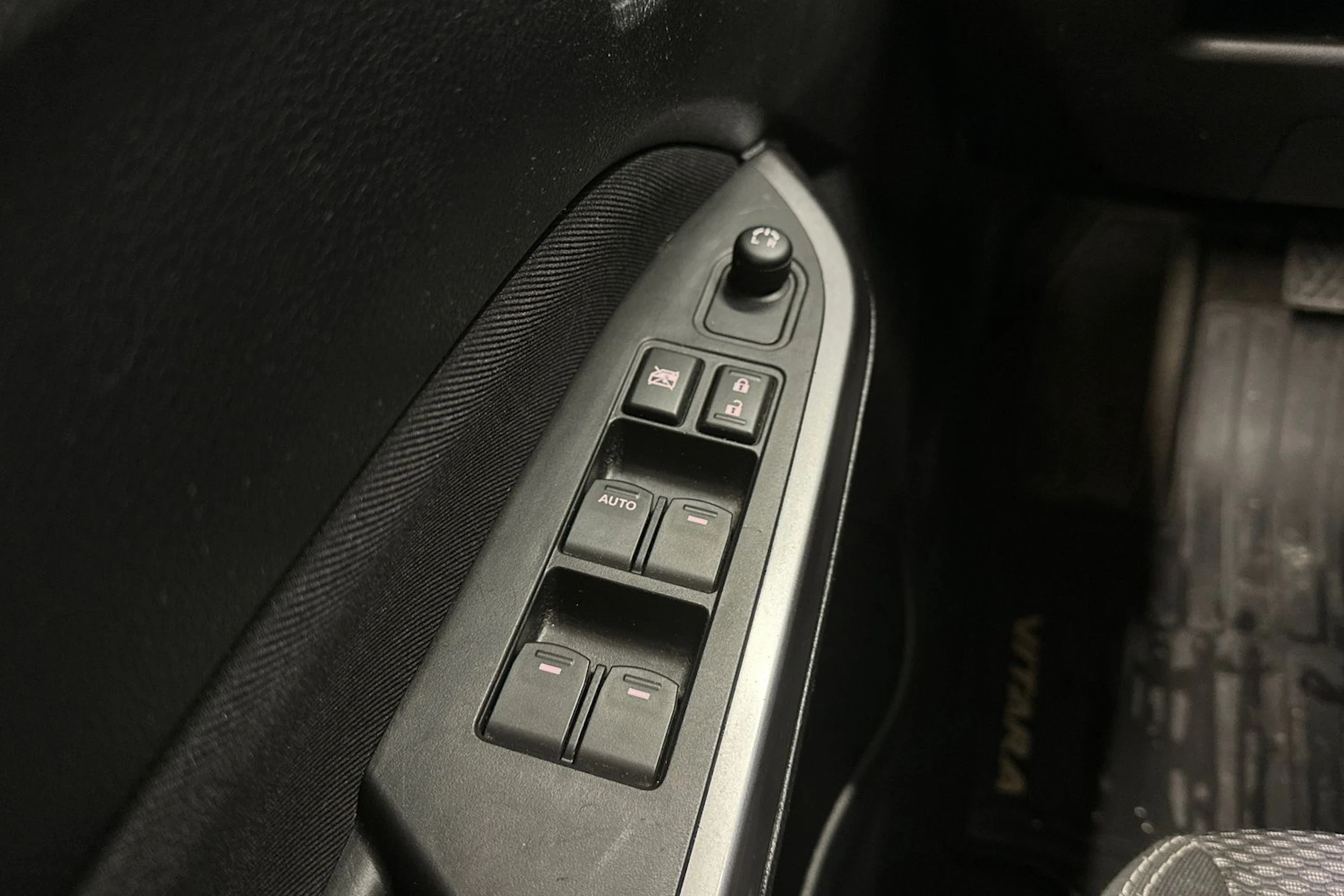 keltainen Suzuki Vitara 2019 kuva 23.