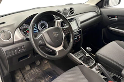 valkoinen Suzuki Vitara 2020 kuva 8.