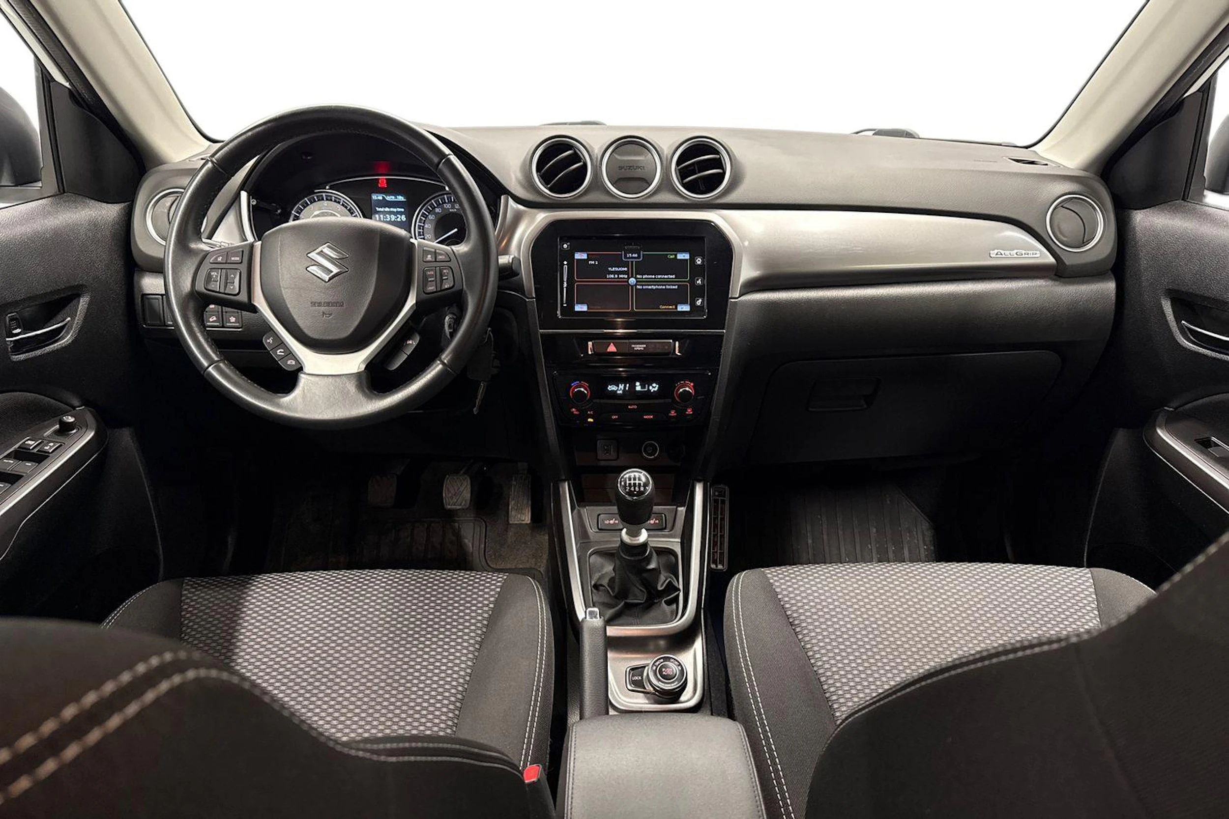 valkoinen Suzuki Vitara 2020 kuva 9.