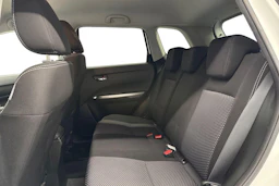 valkoinen Suzuki Vitara 2020 kuva 11.