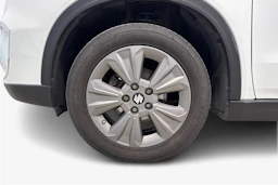 valkoinen Suzuki Vitara 2020 kuva 12.