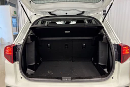 valkoinen Suzuki Vitara 2020 kuva 16.