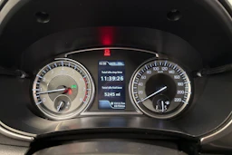 valkoinen Suzuki Vitara 2020 kuva 18.