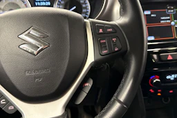 valkoinen Suzuki Vitara 2020 kuva 19.