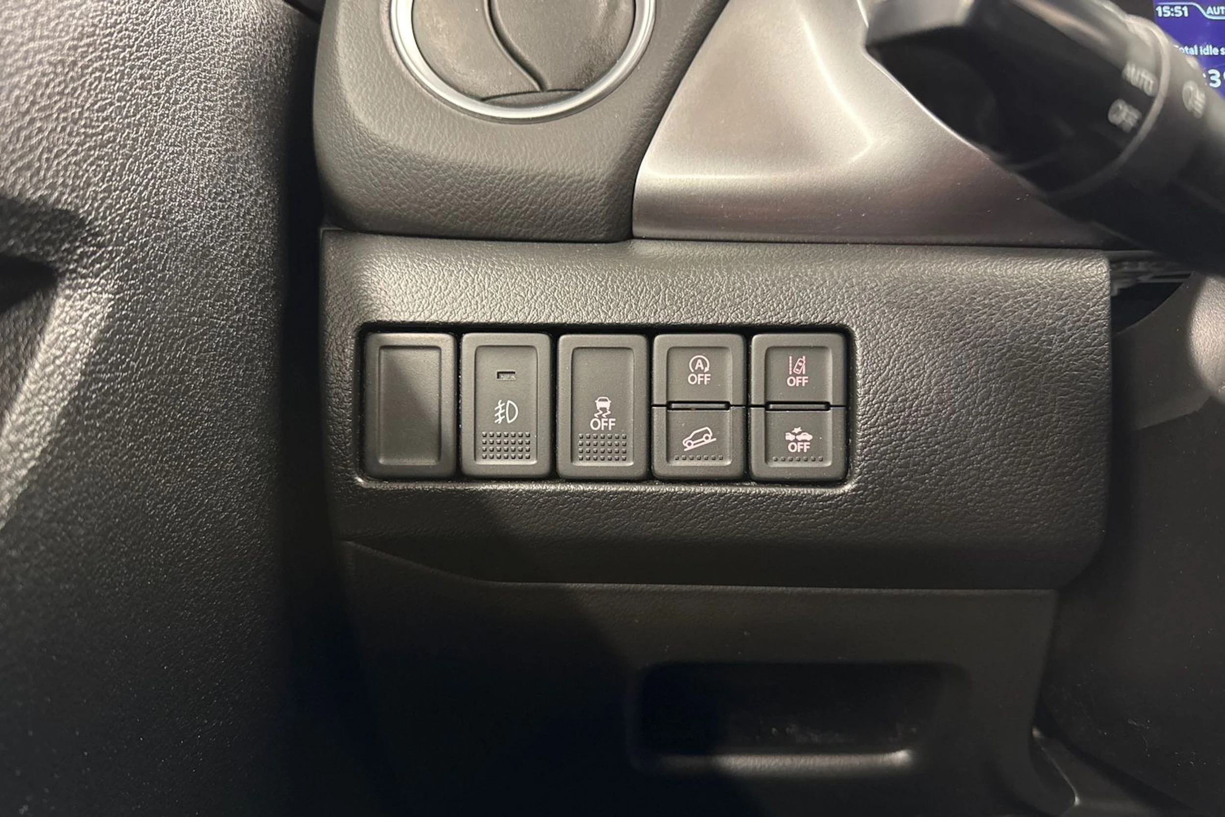 valkoinen Suzuki Vitara 2020 kuva 21.