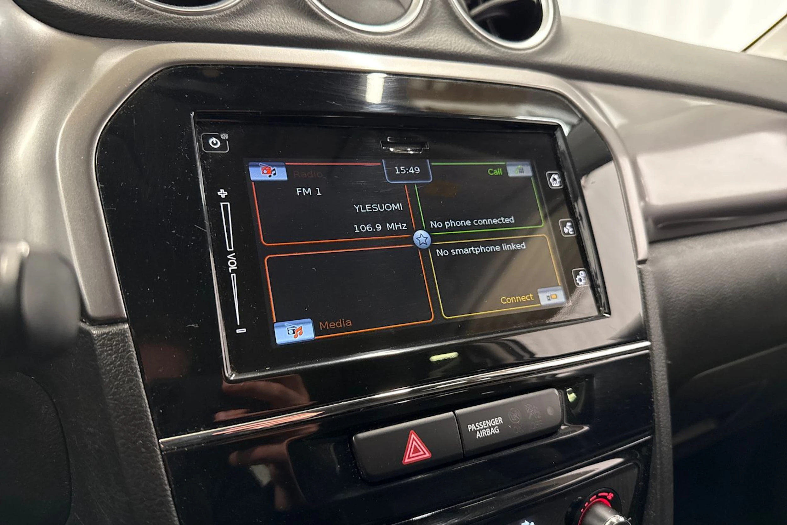 valkoinen Suzuki Vitara 2020 kuva 23.