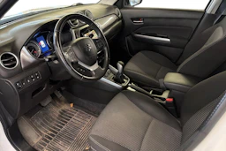 valkoinen Suzuki Vitara 2020 kuva 3.