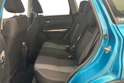 turkoosi Suzuki Vitara 2020 kuva 8.