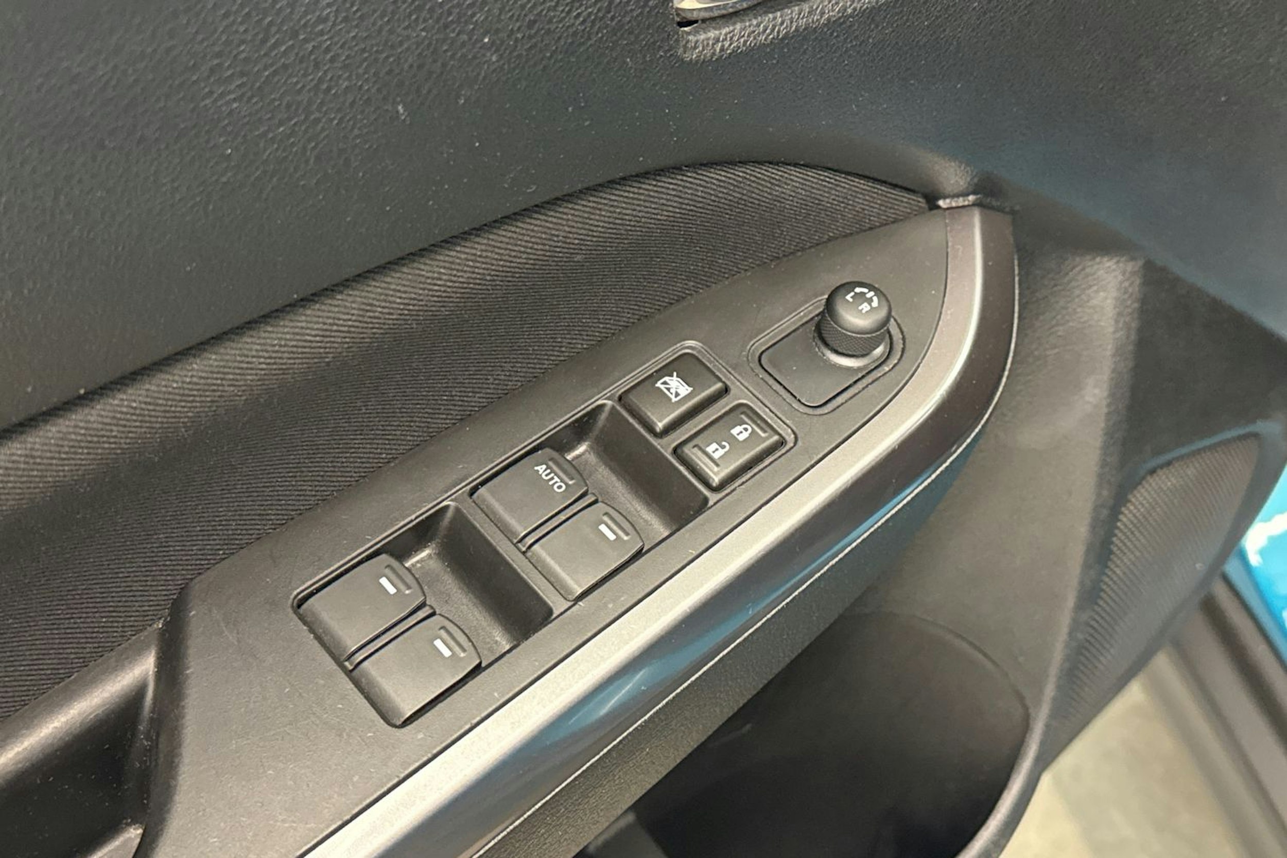 turkoosi Suzuki Vitara 2020 kuva 12.