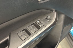 turkoosi Suzuki Vitara 2020 kuva 12.