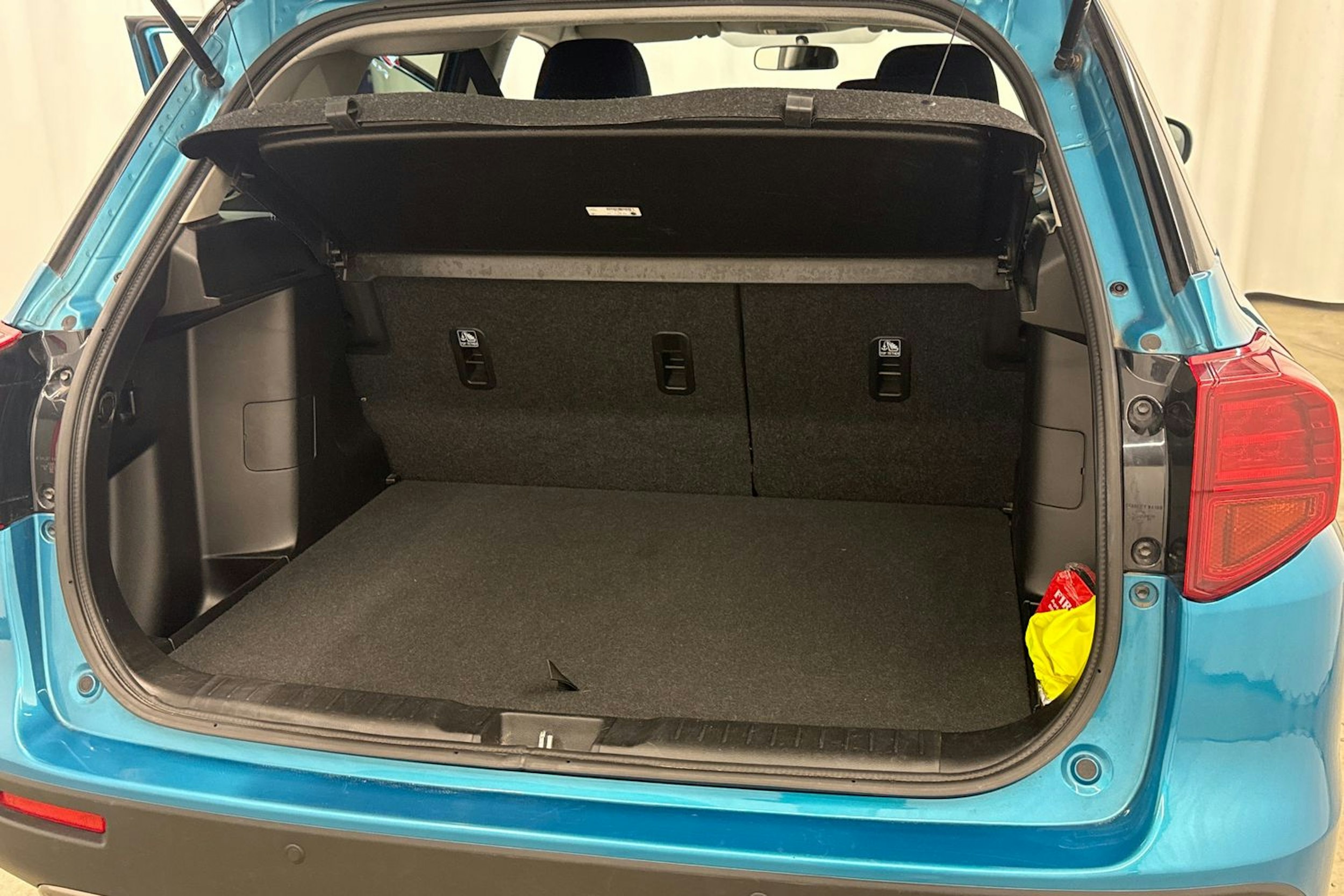 turkoosi Suzuki Vitara 2020 kuva 19.