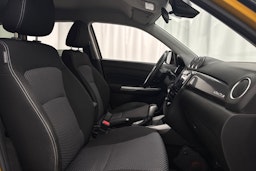 keltainen Suzuki Vitara 2020 kuva 10.