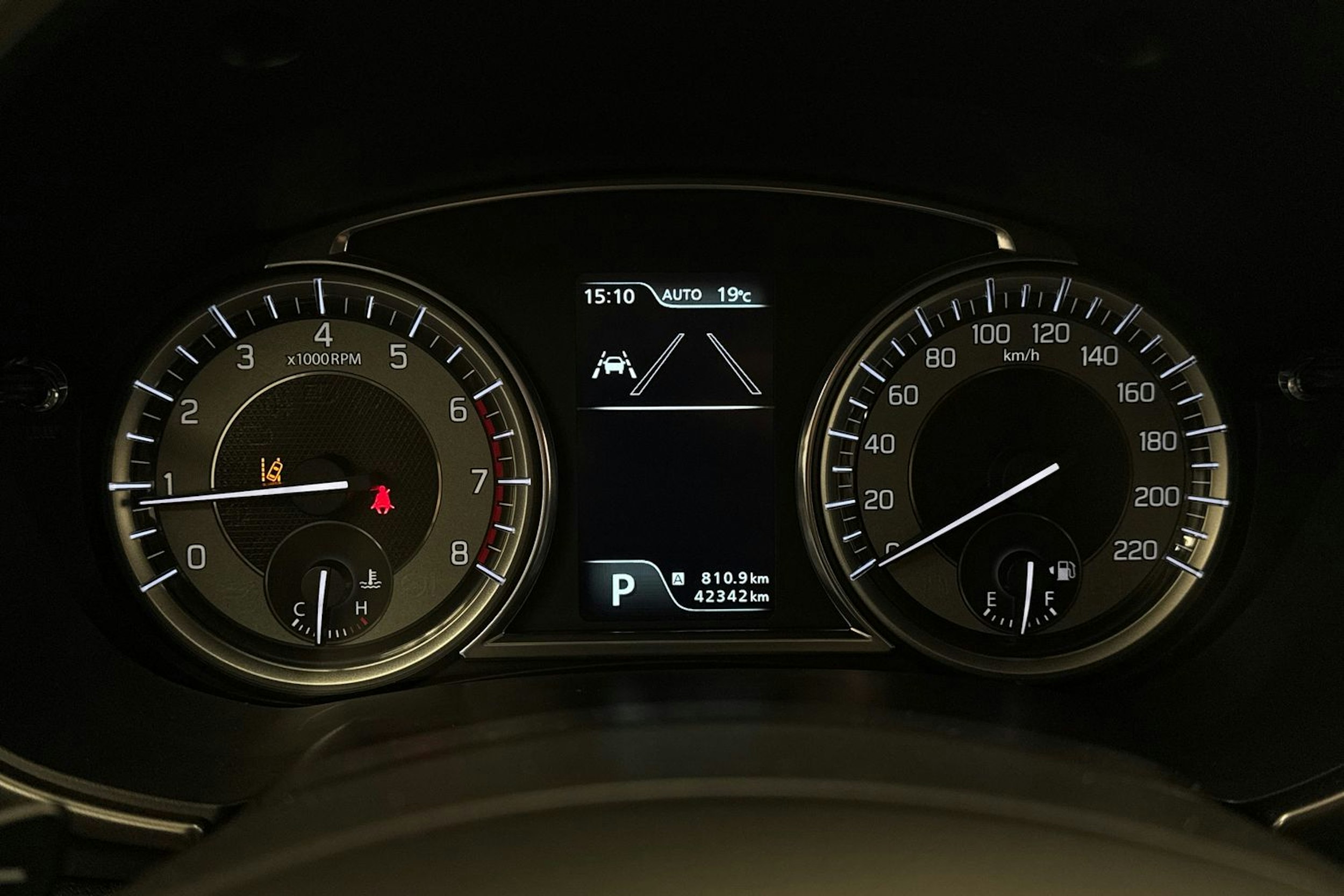 keltainen Suzuki Vitara 2020 kuva 16.